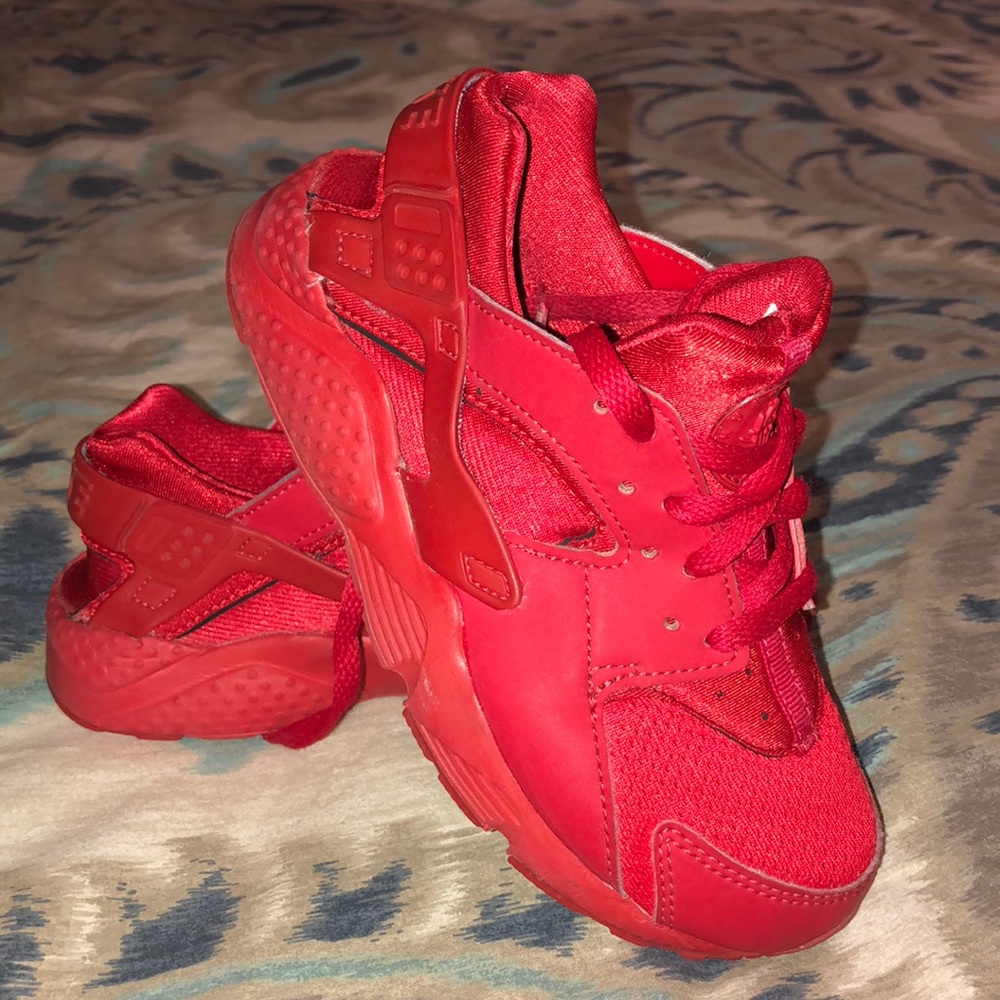 Authentic Nike Hurache (RED) Size 13 Kids